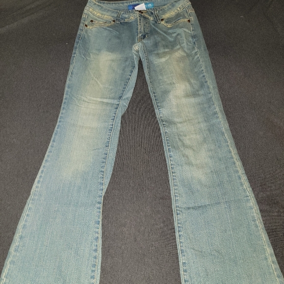dELiA*s Back Flap Pocket Boot Cut Jean - Size 9/10 - Vintage Light Wash - Picture 4 of 7